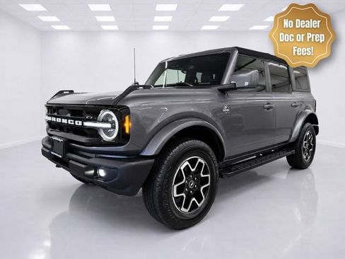 Used 2024 Ford Bronco Outer Banks AWD/4WD image 2