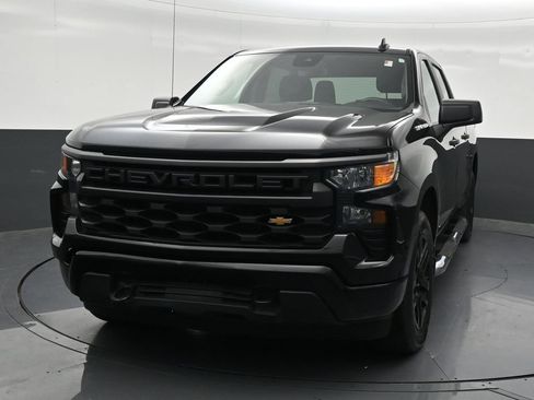 Used 2024 Chevrolet Silverado 1500 Custom RWD image 9
