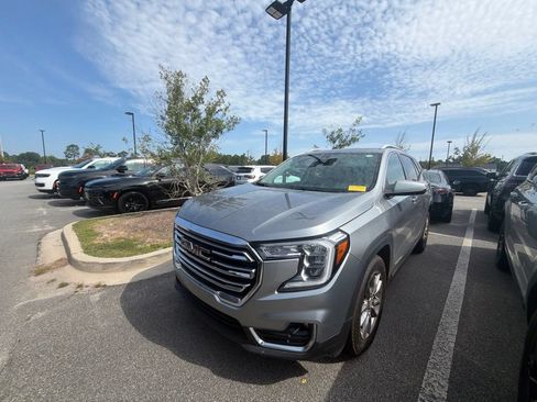 Used 2023 GMC Terrain SLT FWD image 2