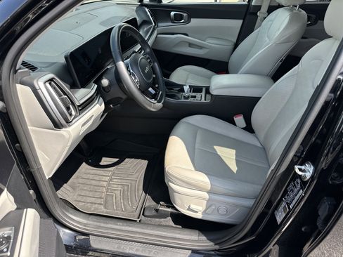 Used 2024 Kia Sorento S FWD image 10