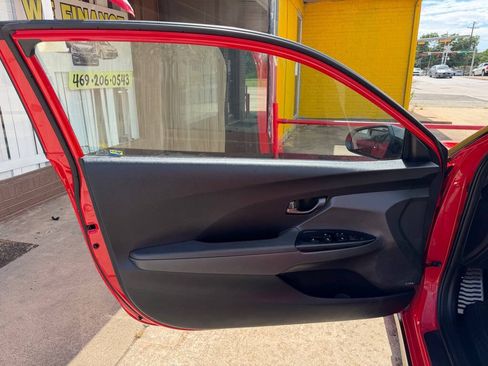 Used 2019 Hyundai Veloster Turbo Ultimate FWD image 10