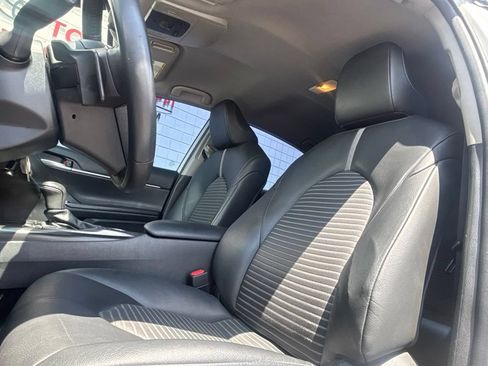 Used 2023 Toyota Camry SE FWD image 11