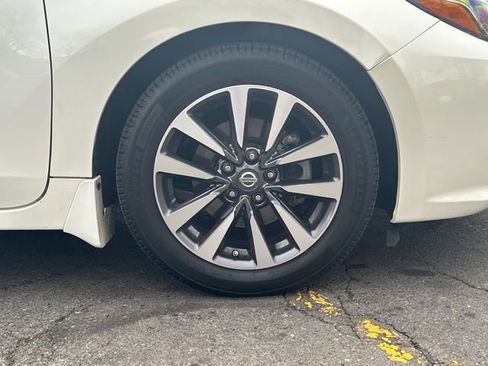 Used 2017 Nissan Altima 2.5 SL w/ 2.5 Technology Package image 30