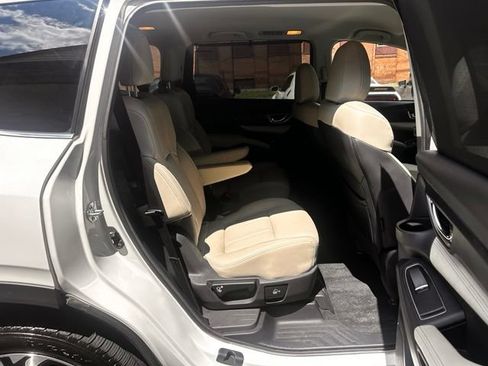 Used 2024 Subaru Ascent Limited AWD/4WD image 18