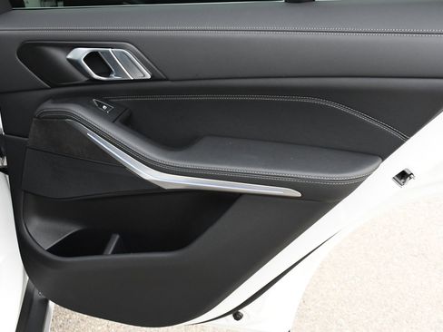 Used 2026 BMW X5 xDrive40i w/ Climate Comfort Package image 20