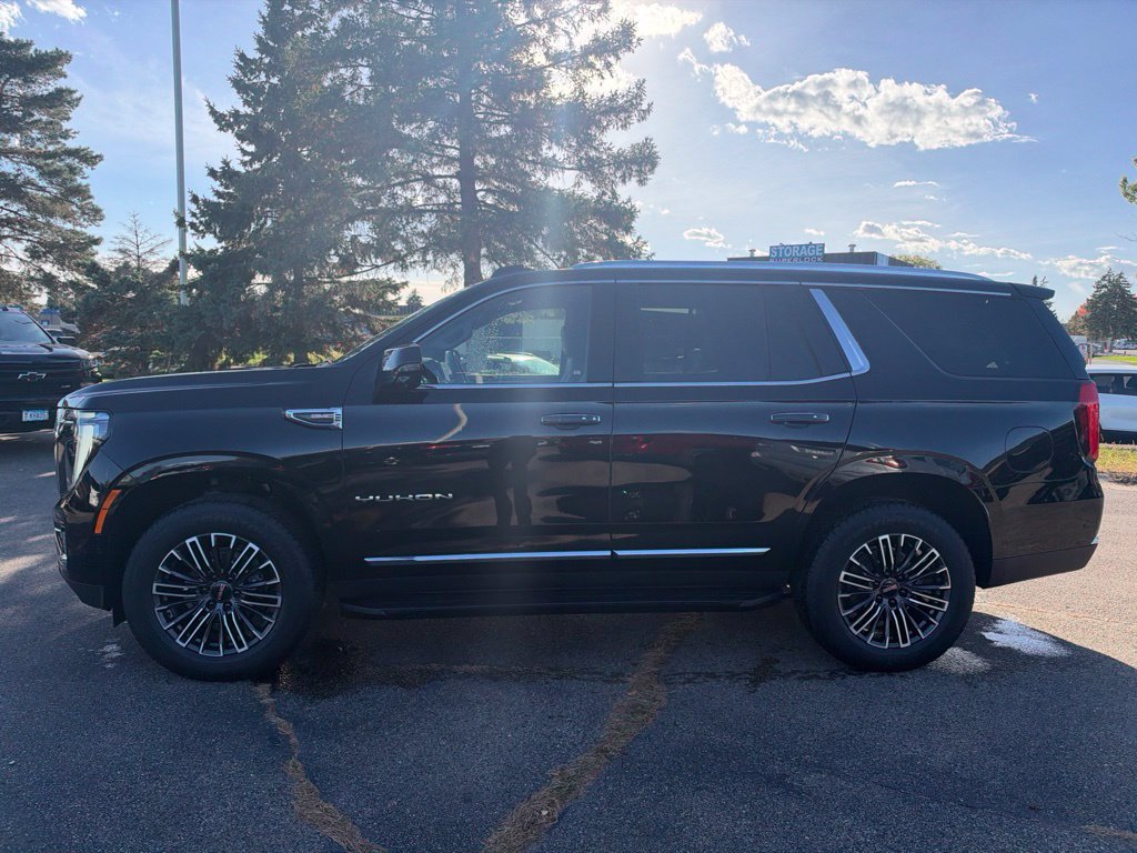 Used 2025 GMC Yukon Elevation w/ LPO, Elevation Black Package AWD/4WD image 8