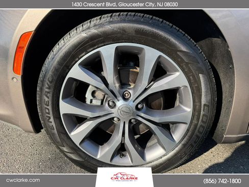 Used 2017 Chrysler Pacifica Limited w/ UConnect Theater Package image 8
