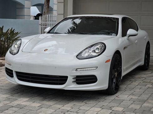 Used 2015 Porsche Panamera S w/ Premium Package image 32