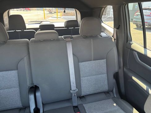 Used 2025 GMC Acadia Elevation AWD/4WD image 39