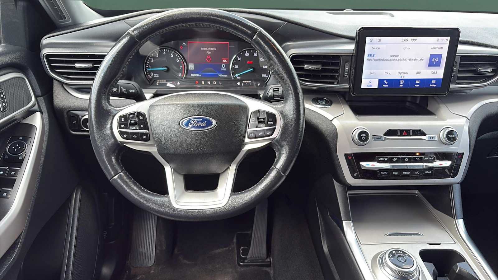 Used 2023 Ford Explorer XLT w/ Equipment Group 202A AWD/4WD image 19
