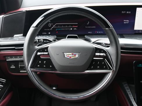 Used 2026 Cadillac Escalade Luxury w/ LPO, Floor Liner Package AWD/4WD image 17