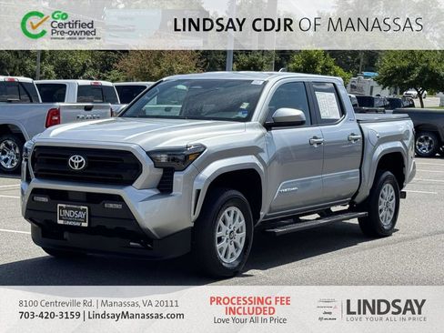 Used 2025 Toyota Tacoma SR5 AWD/4WD image 4