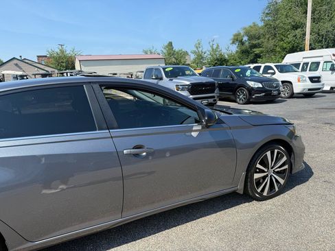Used 2021 Nissan Altima 2.5 SR w/ SR Premium Package AWD/4WD image 12