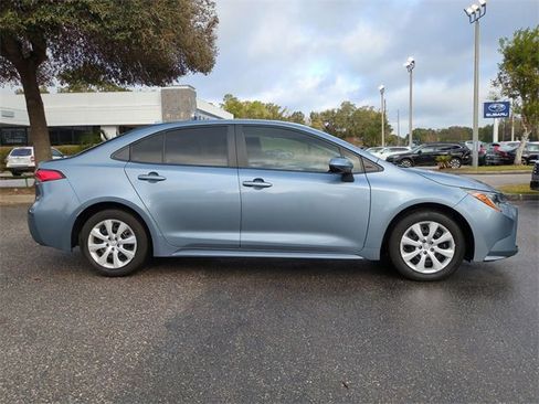 Used 2024 Toyota Corolla LE image 3
