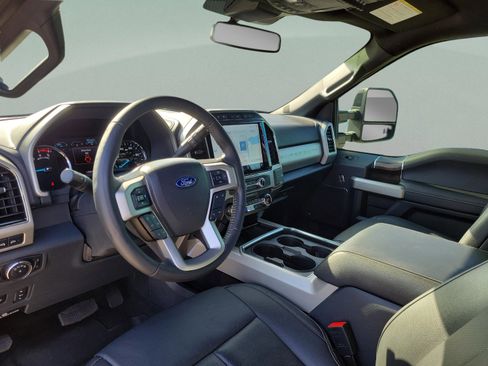 Certified 2022 Ford F350 Lariat w/ Black Appearance Package image 6