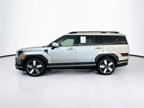 Used 2025 Hyundai Santa Fe Limited AWD/4WD image 4