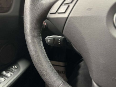 Used 2010 BMW 528i xDrive Sedan image 35