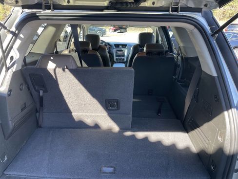 Used 2015 GMC Acadia SLT w/ Technology Package image 11