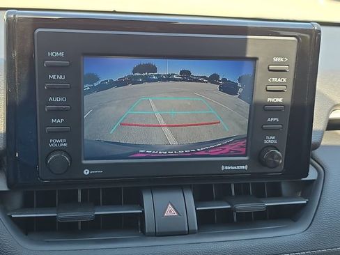 Used 2021 Toyota RAV4 XLE AWD/4WD image 23