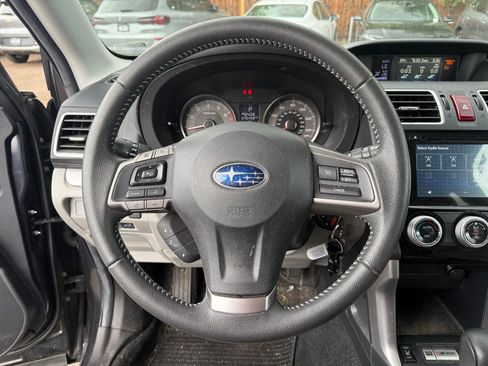 Used 2016 Subaru Forester 2.5i Limited AWD/4WD image 9