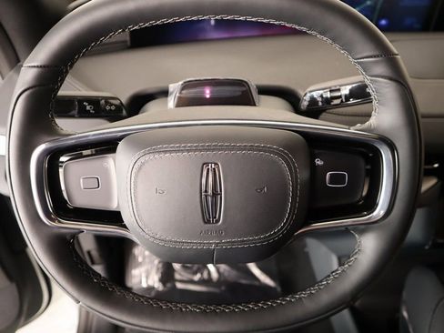 New 2025 Lincoln Navigator Reserve w/ Jet Appearance Package AWD/4WD image 3