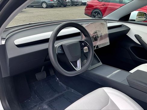 Used 2025 Tesla Model 3 Long Range RWD image 13