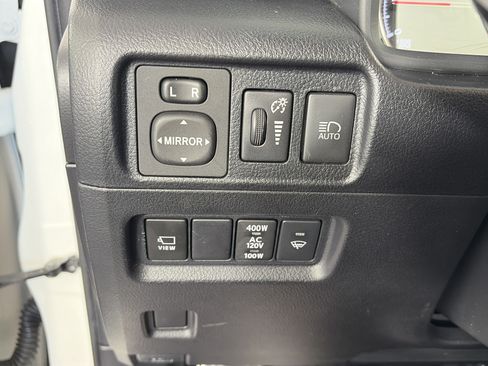 Used 2022 Toyota 4Runner TRD Off-Road Premium AWD/4WD image 26