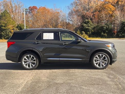 Certified 2022 Ford Explorer Platinum w/ Equipment Group 601A image 3