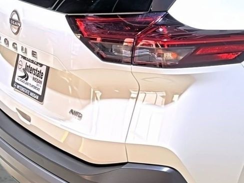 Used 2023 Nissan Rogue S image 13