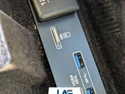 Used 2017 Land Rover Discovery Sport HSE image 25