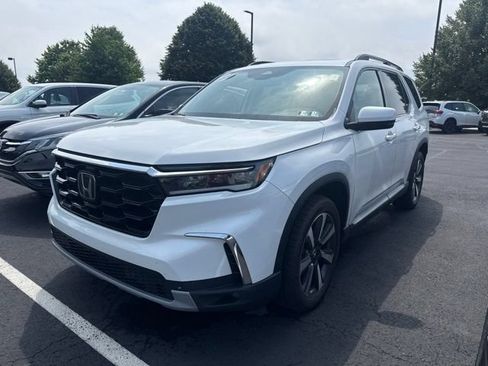 Certified 2023 Honda Pilot Touring image 4