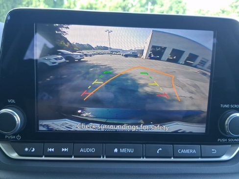 Used 2026 Nissan Rogue S FWD image 18