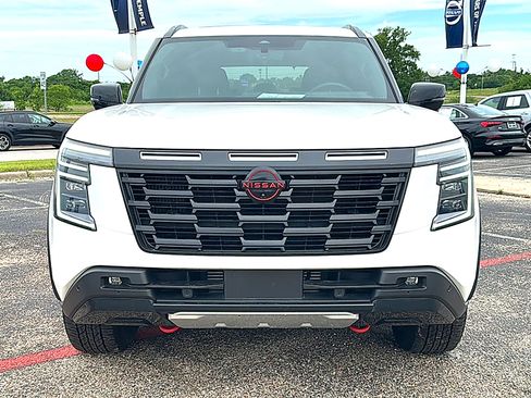 Used 2025 Nissan Armada PRO-4X w/ Pro-4X Premium Package AWD/4WD image 11