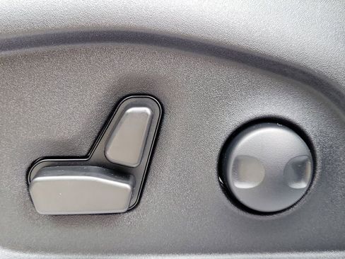 Used 2024 Jeep Compass Limited image 22