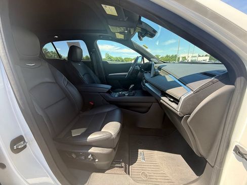 Certified 2024 Cadillac XT4 Premium Luxury AWD/4WD image 34