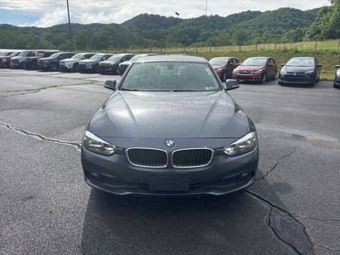 Used 2016 BMW 320i xDrive Sedan AWD/4WD image 3