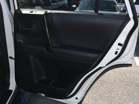 Certified 2022 Toyota 4Runner TRD Off-Road Premium image 19