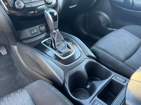Used 2020 Nissan Rogue SV AWD/4WD image 27