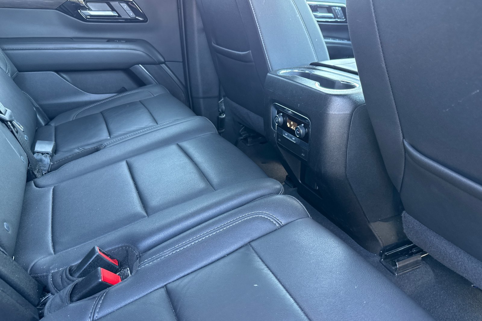 Used 2025 Chevrolet Tahoe Z71 AWD/4WD image 19