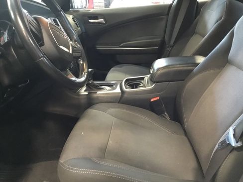 Used 2015 Dodge Charger SE w/ Power Sunroof Group AWD/4WD image 3