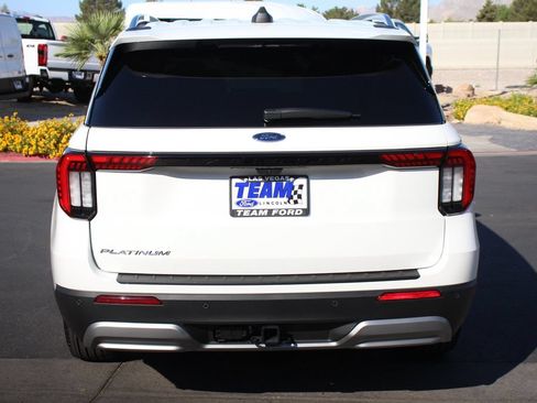 Certified 2025 Ford Explorer Platinum RWD image 7