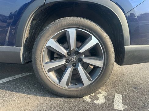 Used 2023 Honda Pilot Touring image 8