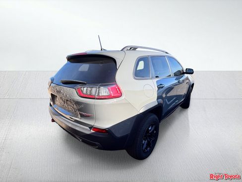 Used 2019 Jeep Cherokee Trailhawk w/ Cold Weather Group AWD/4WD image 4