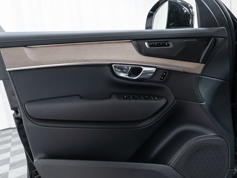 New 2026 Volvo XC90 B6 Plus w/ Protection Package Premier image 11