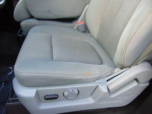 Used 2011 Ford F150 XLT w/ XLT Chrome Pkg RWD image 7