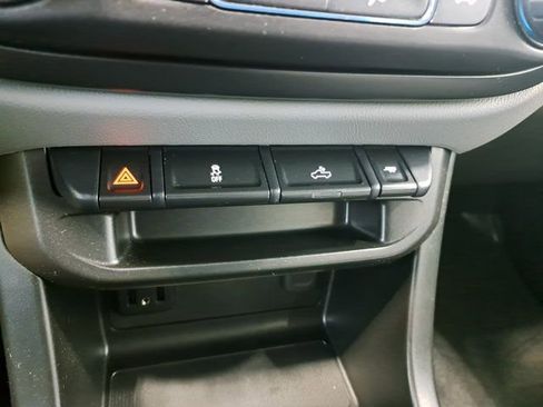 Used 2022 Chevrolet Colorado W/T w/ WT Convenience Package image 15