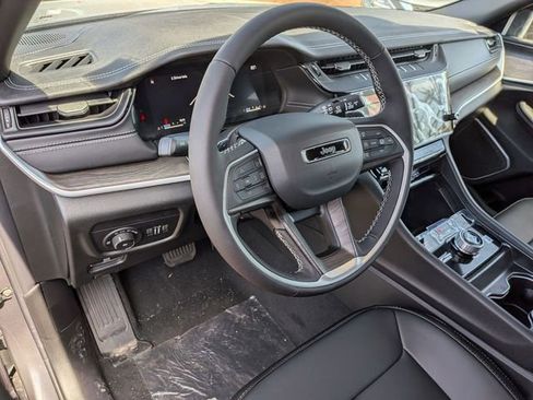New 2026 Jeep Grand Cherokee Limited AWD/4WD image 11