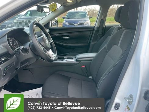 Used 2025 Nissan Sentra SV FWD image 17