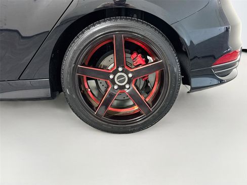 Used 2018 Ford Focus ST w/ Equipment Group 402A FWD image 14