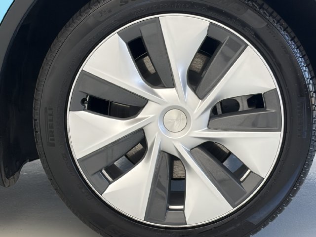 Used 2023 Tesla Model Y Long Range AWD/4WD image 11